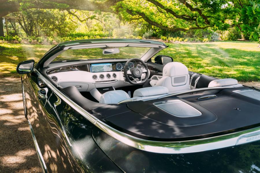 Интерьер Mercedes-AMG S65 Cabriolet 2016 года  (AU) (фото 13 из 17)